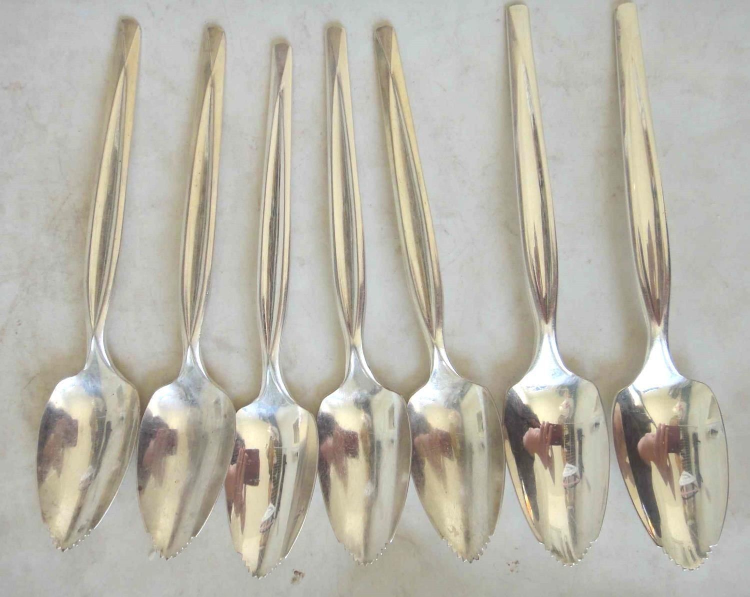 antique ROGERS SILVERPLATE FLATWARE 7pc GRAPEFRUIT SPOONS pattern?