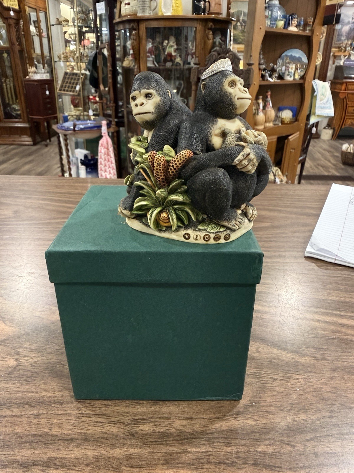 Harmony Kingdom Queen Of The Jungle Gorillas and baby Box NIB Harmony Kingdom Queen Of The Jungle Gorillas and baby Box NIB