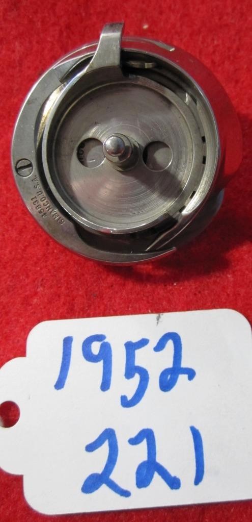 1952 VINTAGE  SINGER  301A 221 222 Sewing Machine rotating hook assembly