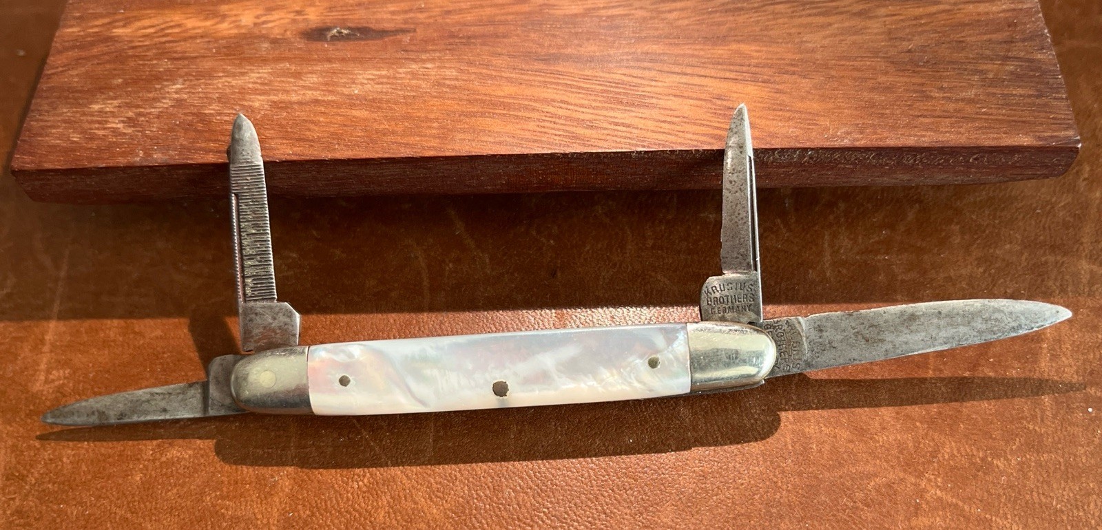 🔥🔥Vintage Krusius Bros Germany Mother of Pearl 4-Blade Knife 1900-1930s
