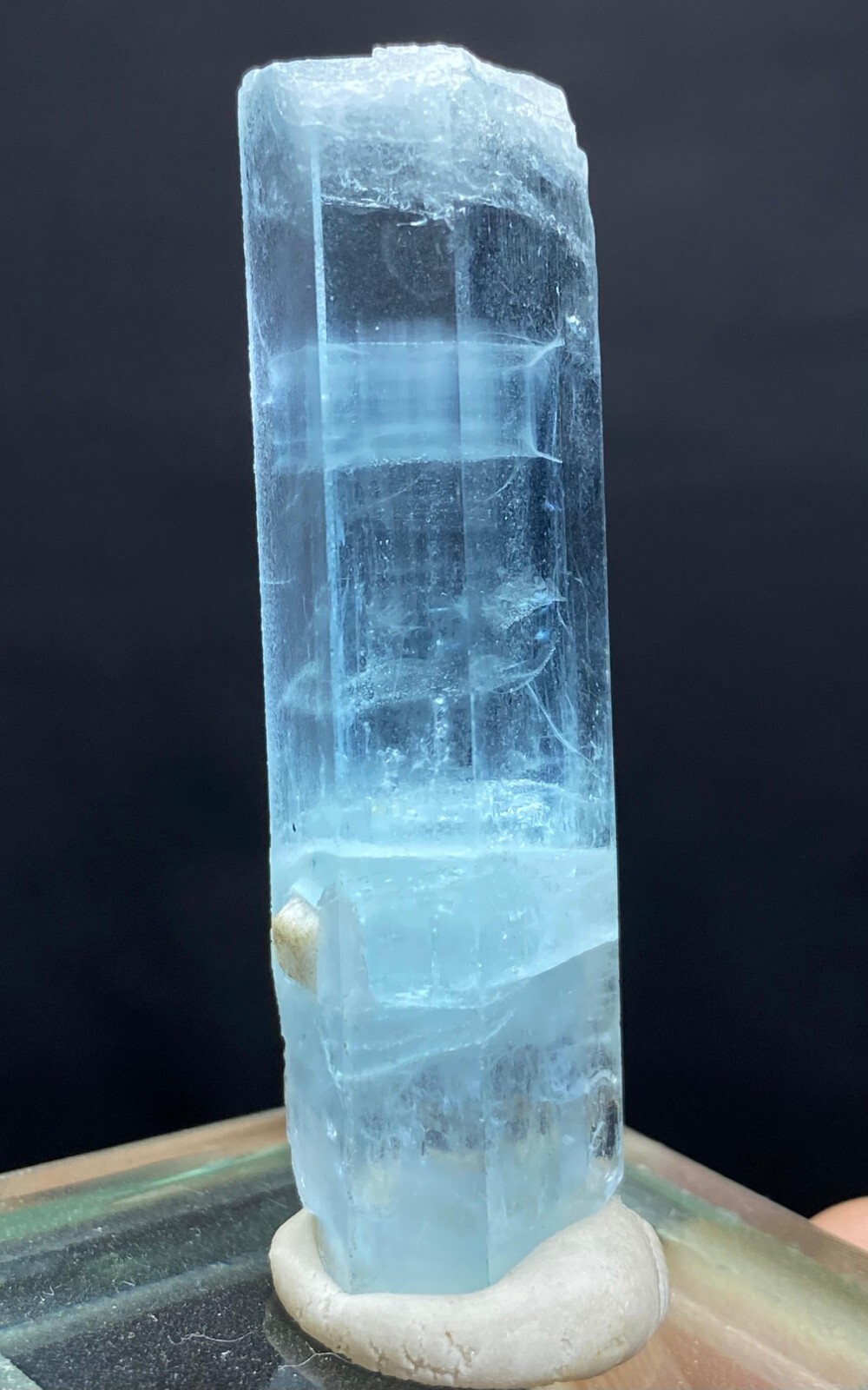 19 GM,Amazing Ocean Blue Aquamarine Crystal With Perfect Termination. 5.1,1.5 Cm