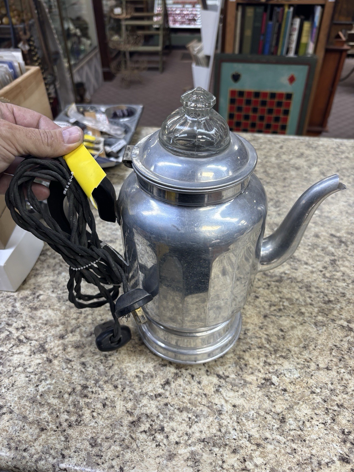 Vintage Lifetime electric coffee pot. 11x6\