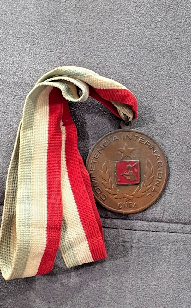 RAREST VINTAGE NATIONAL BASEBALL INTERNATIONAL TOURNAMENT CHAMPION MEDAL