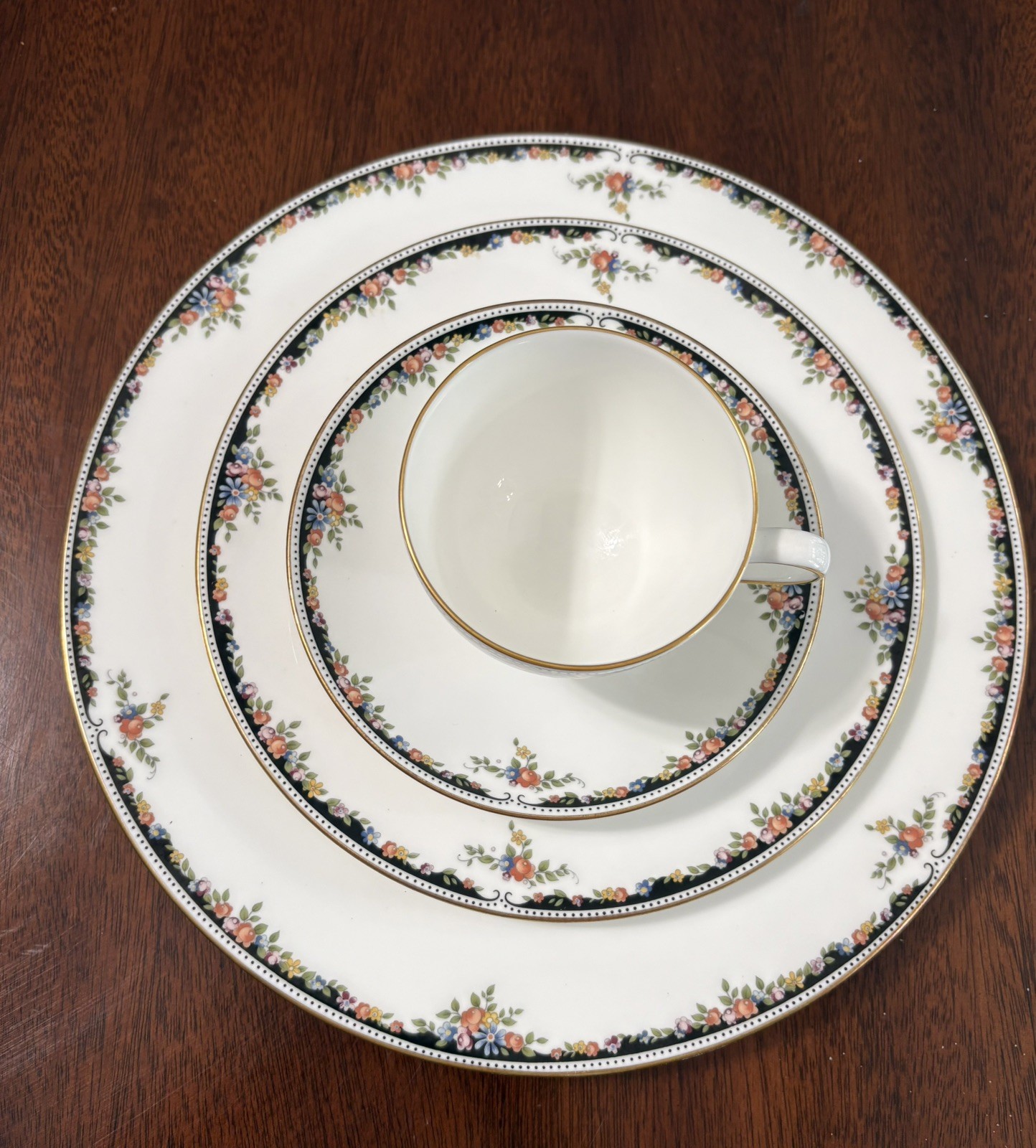 Wedgwood Osborne Place Setting Lot 4 White Bone China Black Border With Flowers