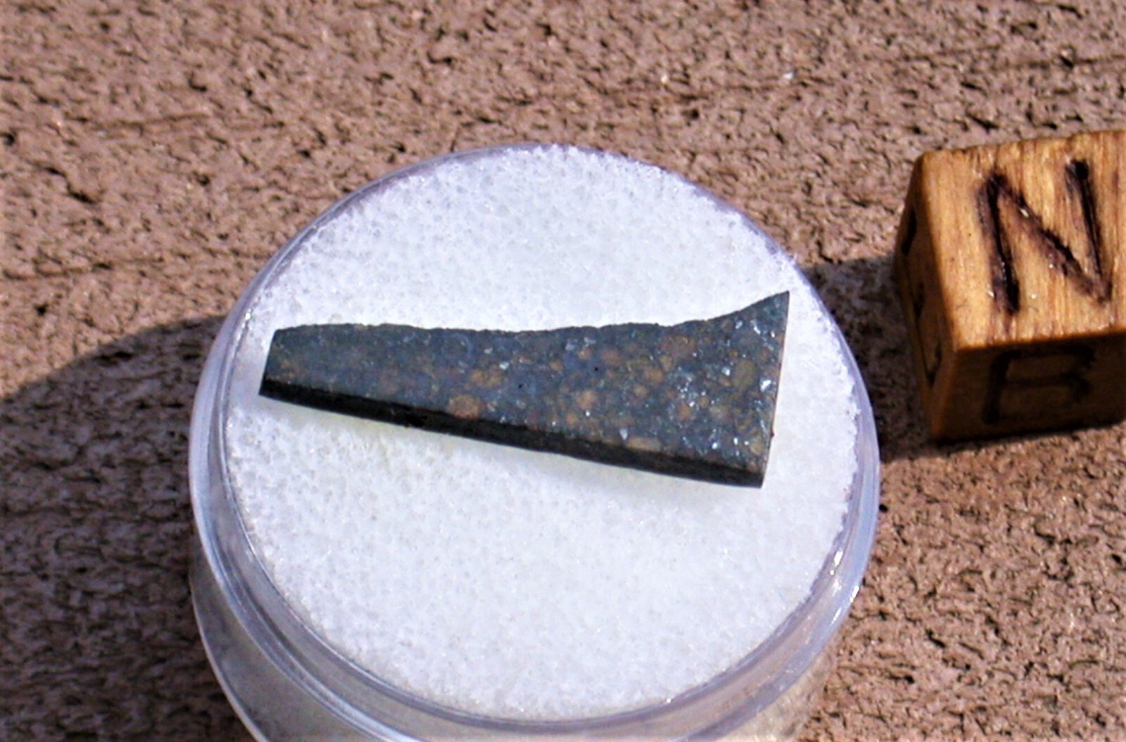 Rare DHO 008 L3.3 meteorite part slice - 0.72 g