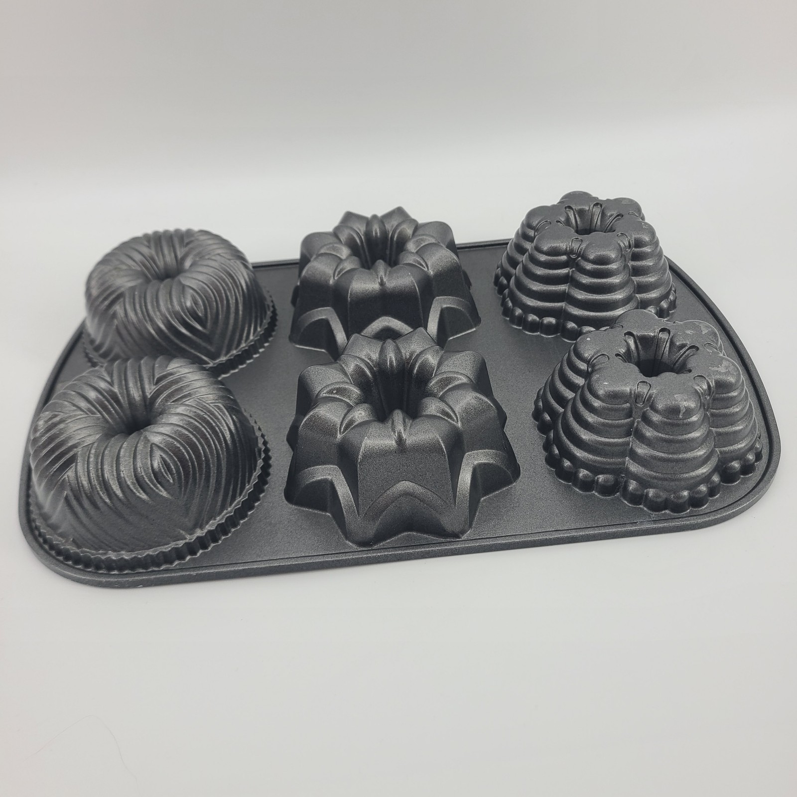 Nordic Ware HeavyCast Alum Garland Bundtlette Bundt 6MiniCake Pan USA *Scratches