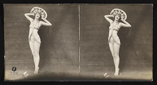 Photo:Broadway Belle 1920s Stage Dancer Costume Stereo Photograph Print