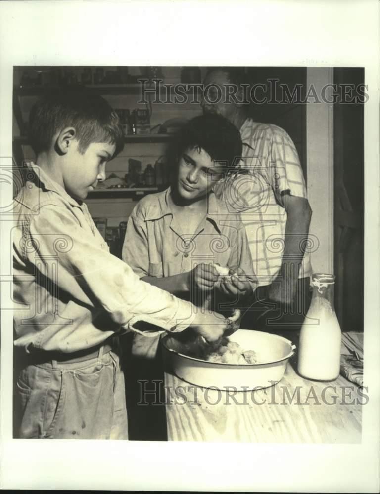 1948 Press Photo Scene from Movie 1948 Press Photo Scene from Movie