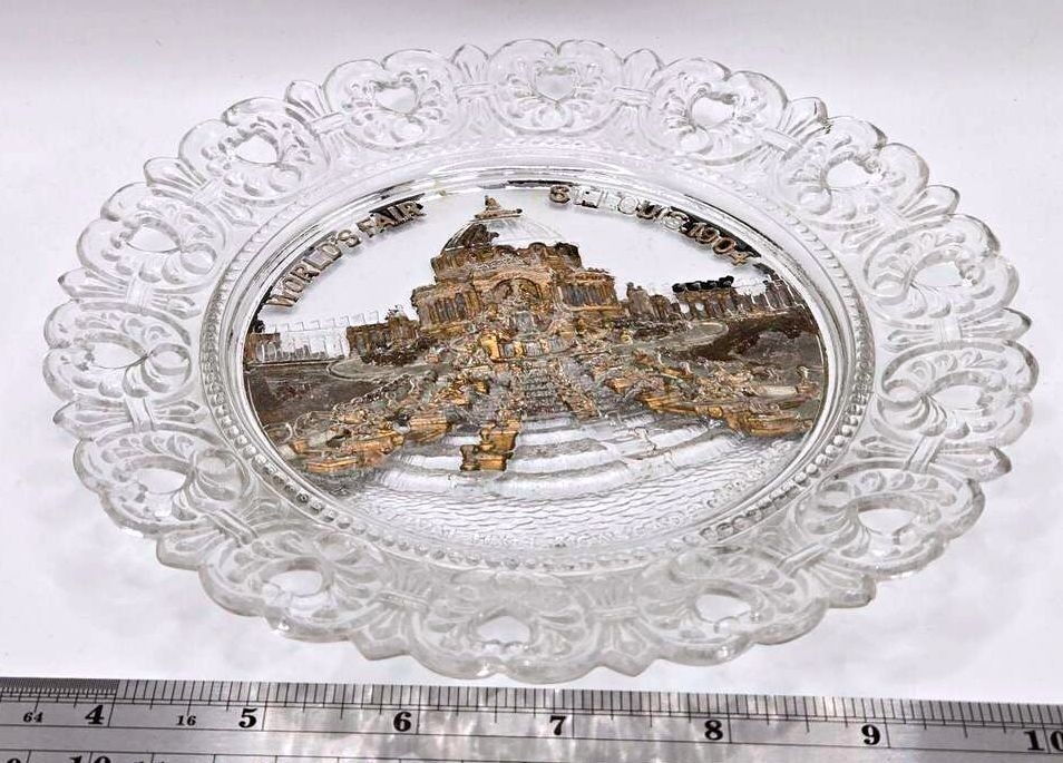 Vintage 1904 St. Louis World\'s Fair Festival Hall Glass Souvenir Plate Vintage 1904 St. Louis World\'s Fair Festival Hall Glass Souvenir Plate