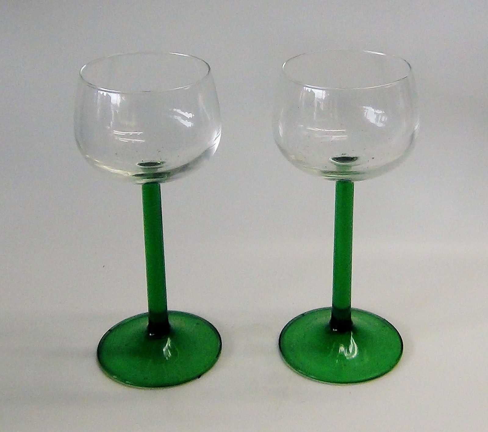 Green Stemmed Wine Glasses Set of 2 Green Stemmed Wine Glasses Set of 2