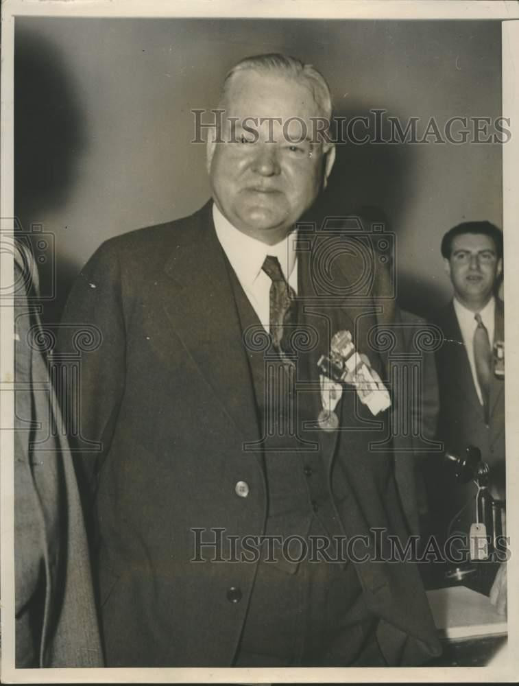 1936 Press Photo Former President Herbert Hoover arrives in Cleveland 1936 Press Photo Former President Herbert Hoover arrives in Cleveland