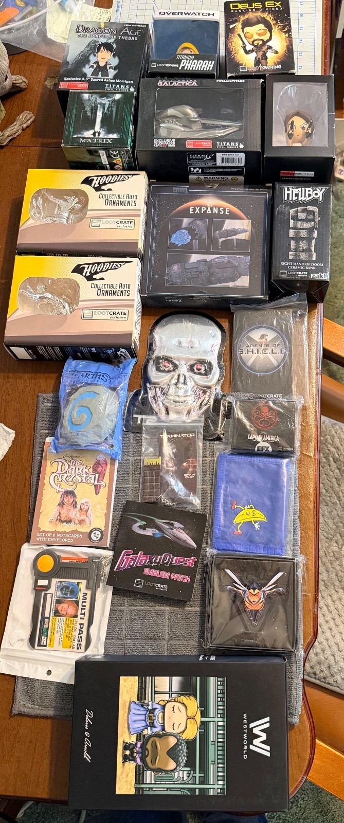 Loot Crate Lot of 21 Differtent Items, New, Great Instant Collection, Xmas Gifts Loot Crate Lot of 21 Differtent Items, New, Great Instant Collection, Xmas Gifts