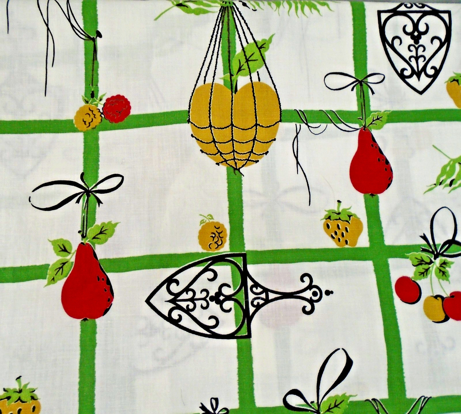 Vintage 1970s Style Kitchen Fruit Hanging Plants Trivets Cotton Fabric 35 x 122\ Vintage 1970s Style Kitchen Fruit Hanging Plants Trivets Cotton Fabric 35 x 122\
