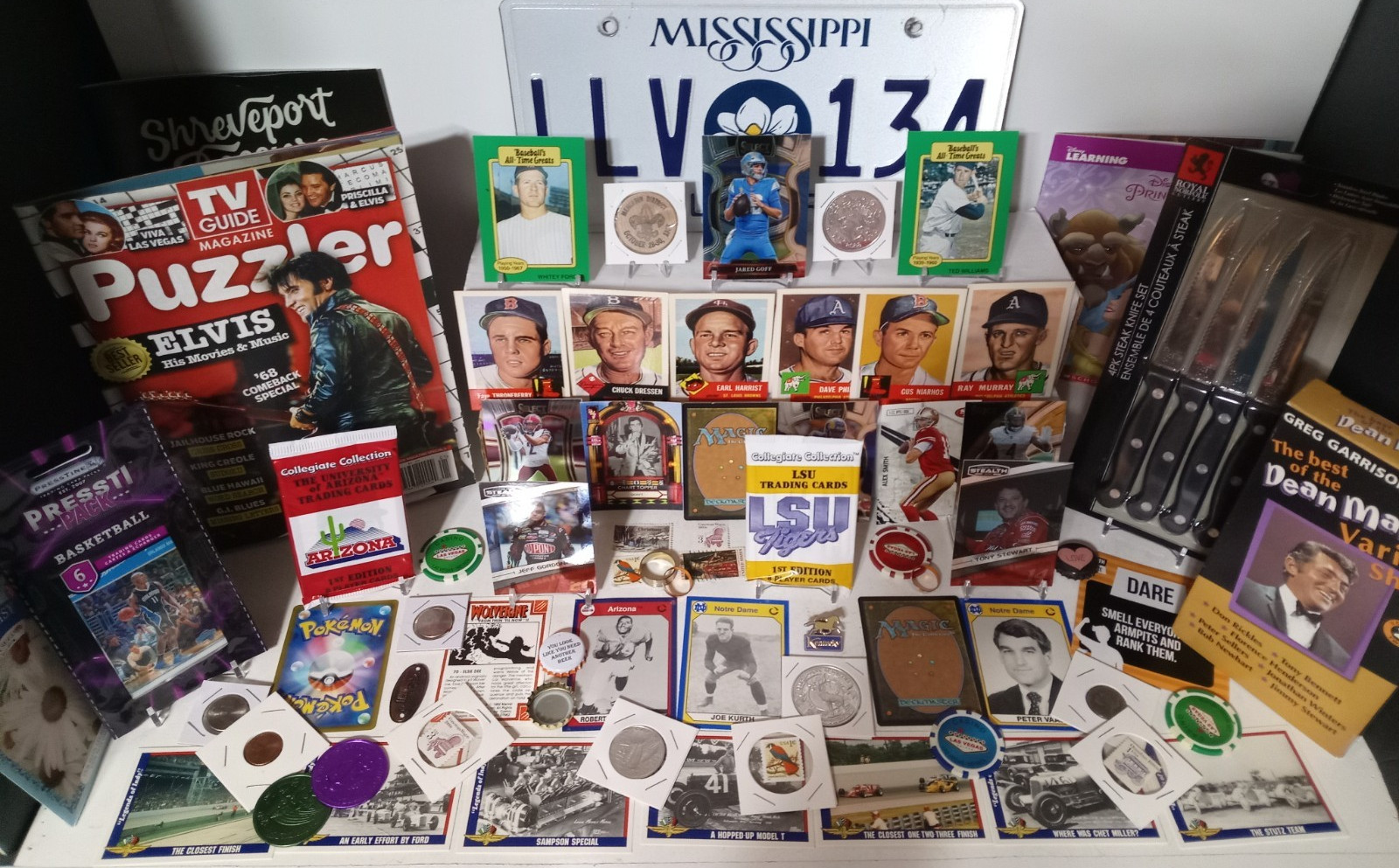  Huge Mixed Lot Lot of Sports & Non Sports Cards Plus Misc Collectibles #P1007