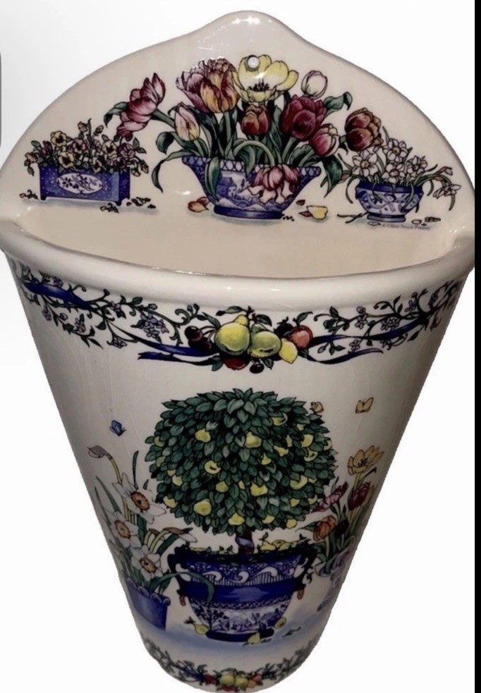 Vintage nice Large Hanging While Pocket Vase Topiary Design