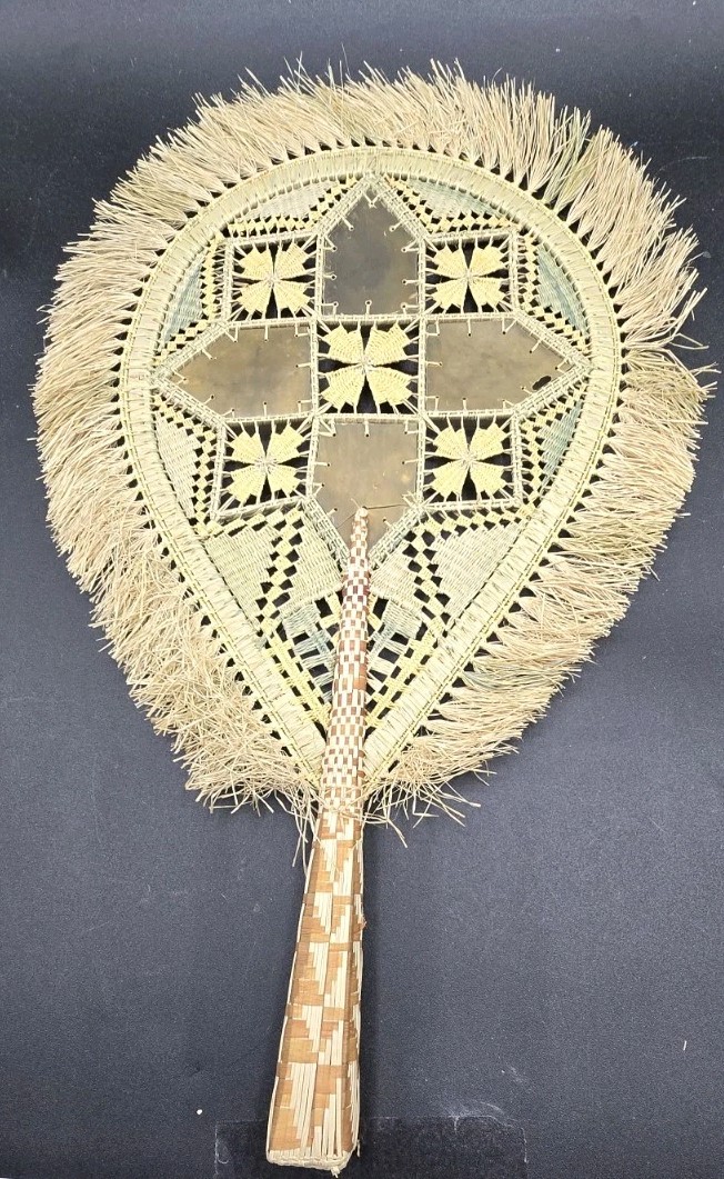 VTG Micronesia Polynesia Art Intricate Ornate Woven Natural Grass Fan Oceania