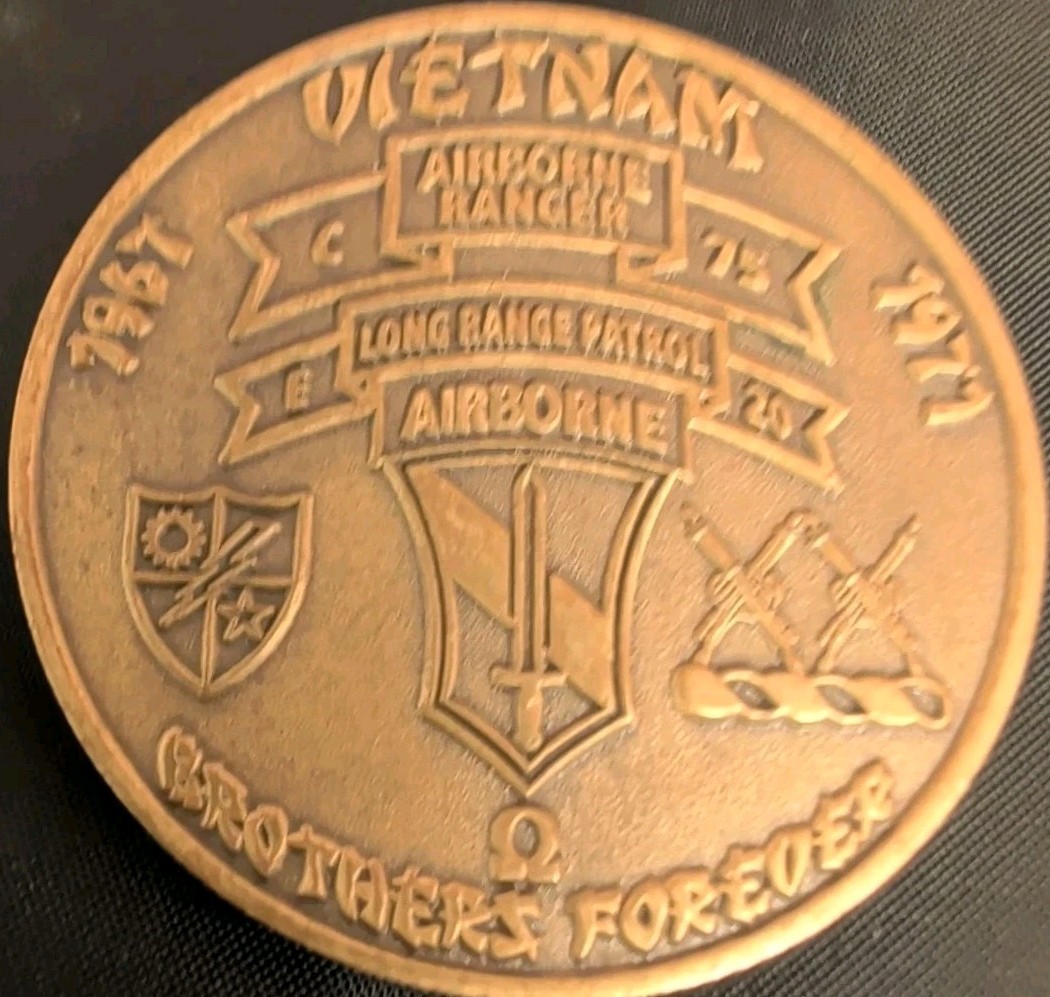 Vintage 1967 - 1971 Vietnam Airborne Ranger Challenge Coin Brothers Forever RARE Vintage 1967 - 1971 Vietnam Airborne Ranger Challenge Coin Brothers Forever RARE