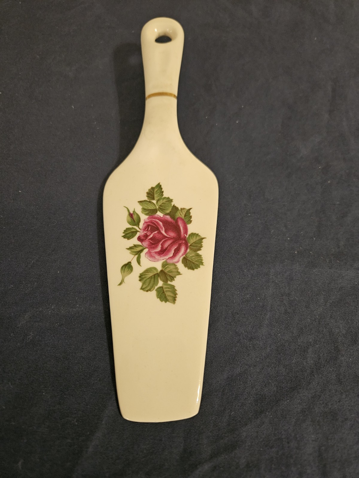 Vintage Harker Pottery Red Rose Ceramic Pie Cake Server 9.5\ Vintage Harker Pottery Red Rose Ceramic Pie Cake Server 9.5\