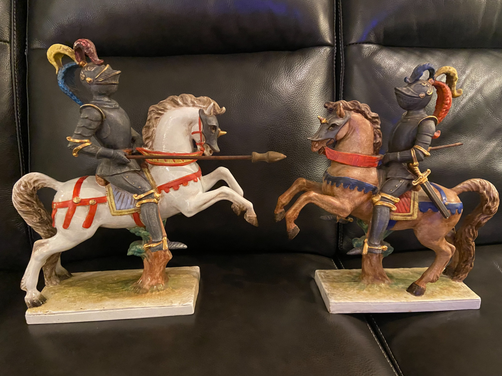 VINTAGE UGO ZACCAGNINI JOUSTING KNIGHT ON HORSE PORCELAIN FIGURINE PAIR VINTAGE UGO ZACCAGNINI JOUSTING KNIGHT ON HORSE PORCELAIN FIGURINE PAIR