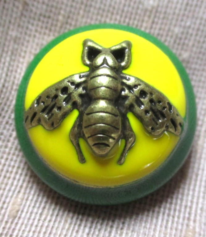 WONDERFUL NEW BRASS BEE BUTTON YELLOW / GREEN ENAMEL -- 7/8th inch 22mm