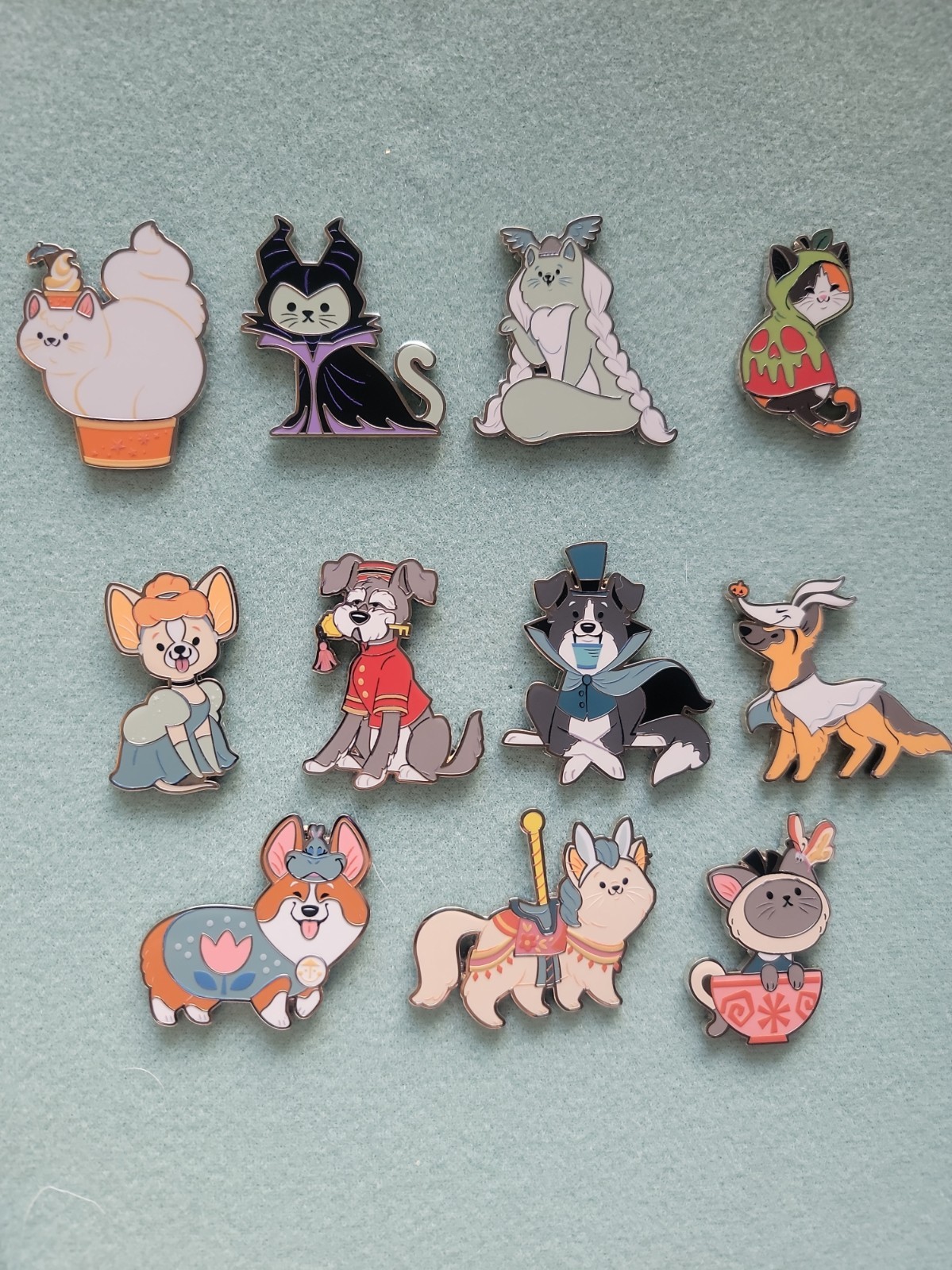 Disney Cats Dogs Halloween Costume Mystery Pins 2026 Limited Release Choose One