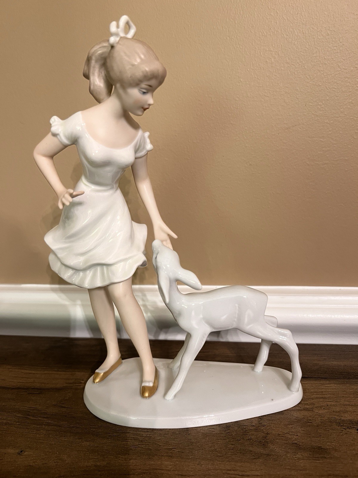 Vintage Wallendorf Girl With Fawn Deer Porcelain Figurine 1657 A Germany