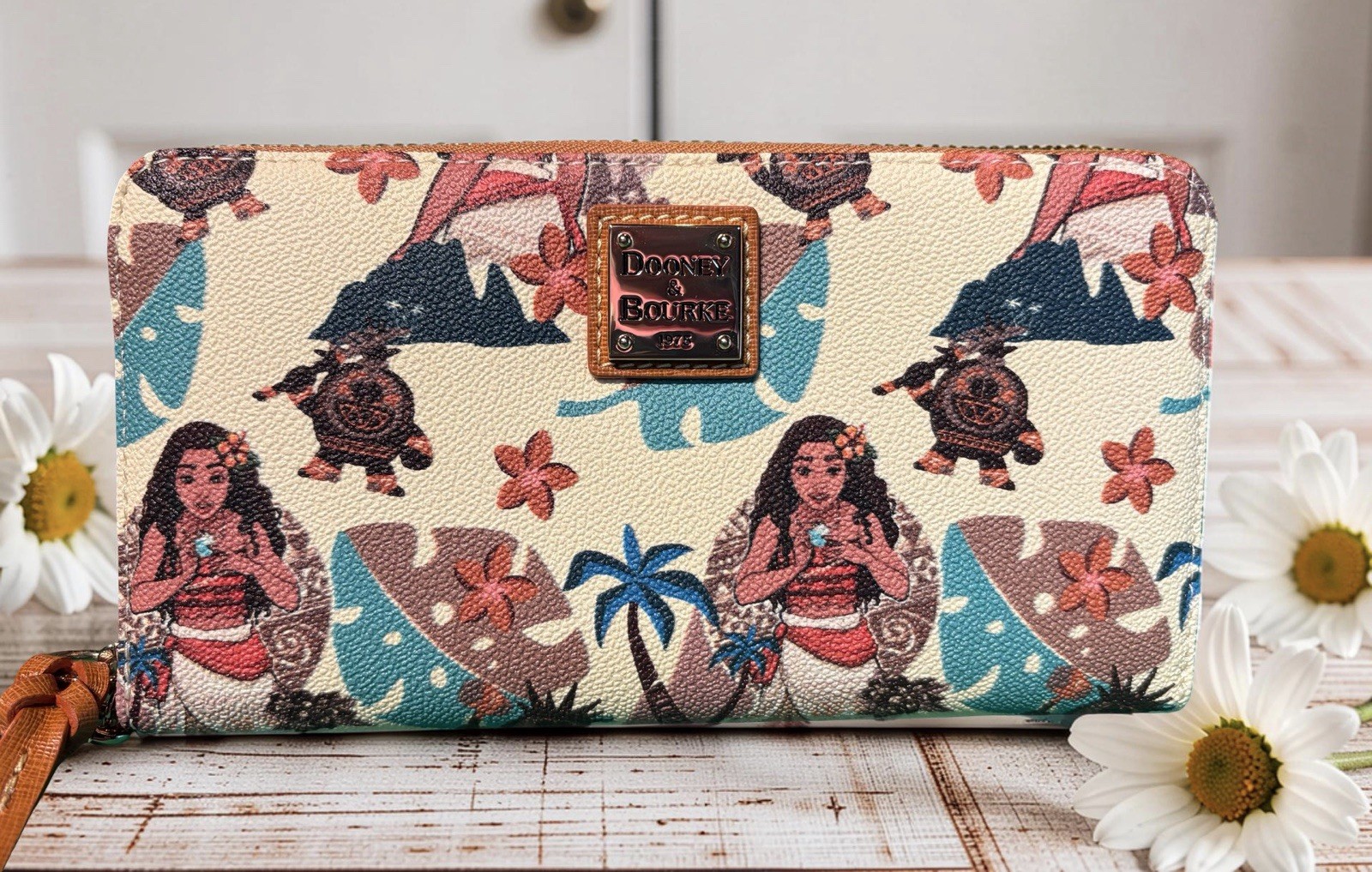 Dooney Bourke Disney Princess Moana Tropical Large Zip Clutch Wallet Wristlet