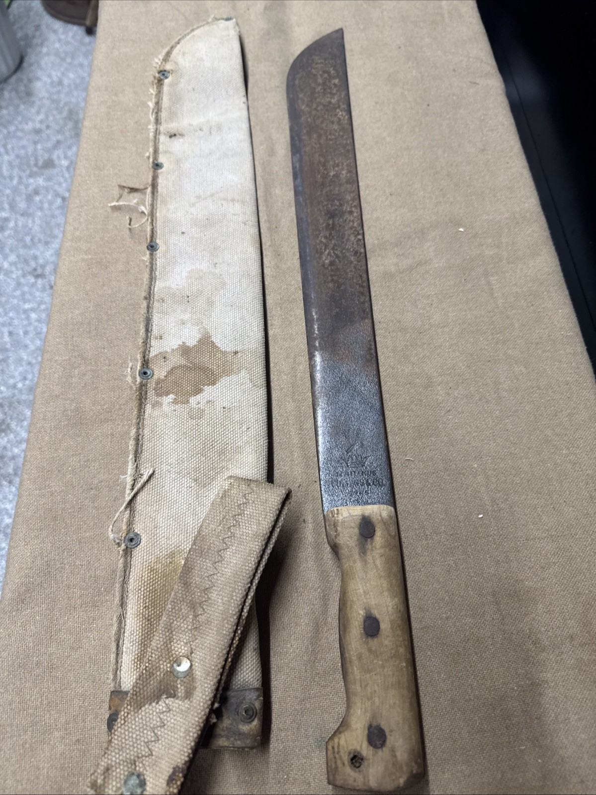 Vintage LEGITIMUS COLLINS & CO. Machete WWII 1945 - USED Wood Handle