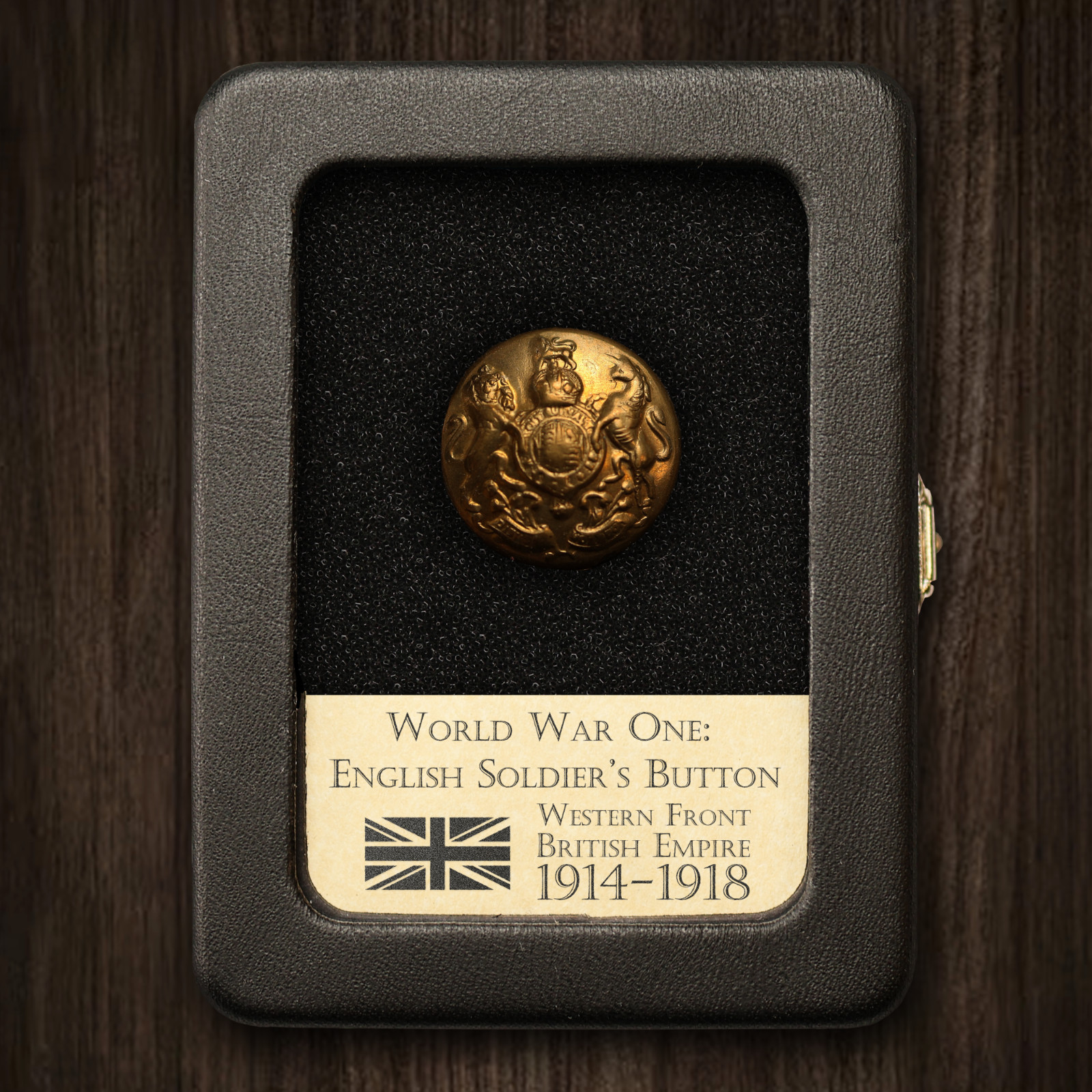 1 Original WW1 Soldier's Button - British Empire - With Display Case
