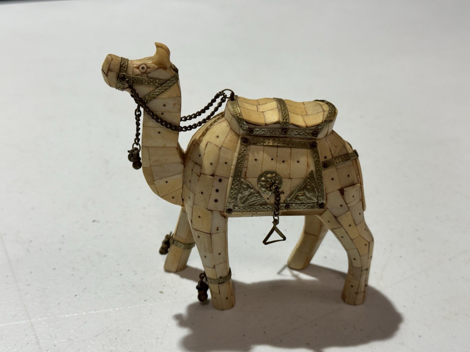 VINTAGE MID CENTURY MOSAIC TESSELLATED BONE CAMEL VINTAGE MID CENTURY MOSAIC TESSELLATED BONE CAMEL