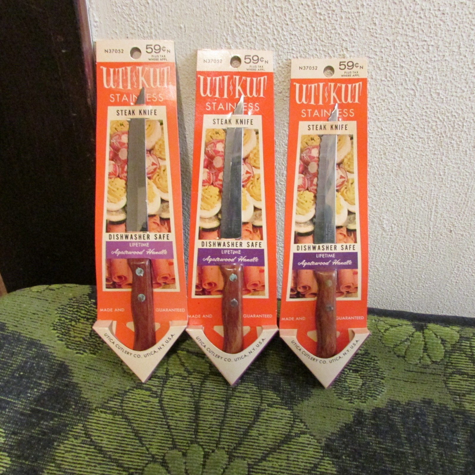 ** New Vintage Utica UTI Kut Stainless Steel Steak Knifes W Agatewood Handles **