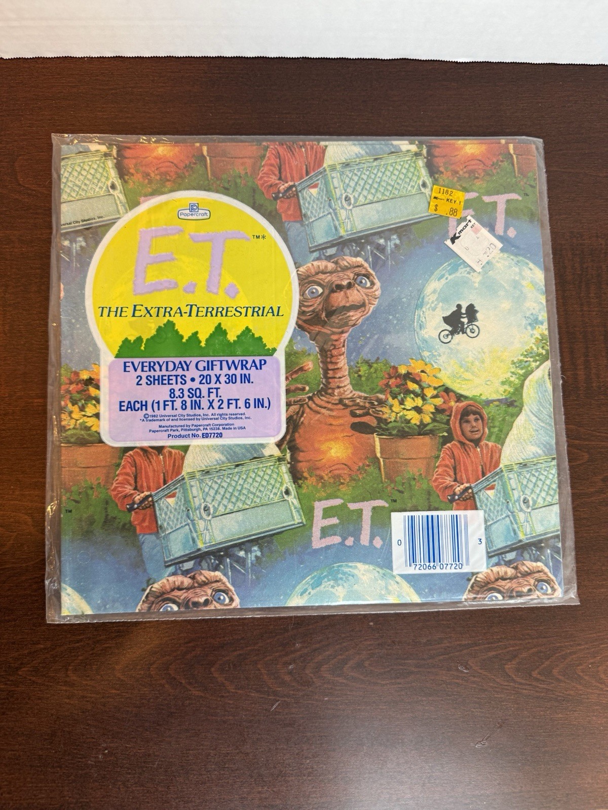 1982 E.T. Extra Terrestrial Gift Wrap 2 Sheets 20