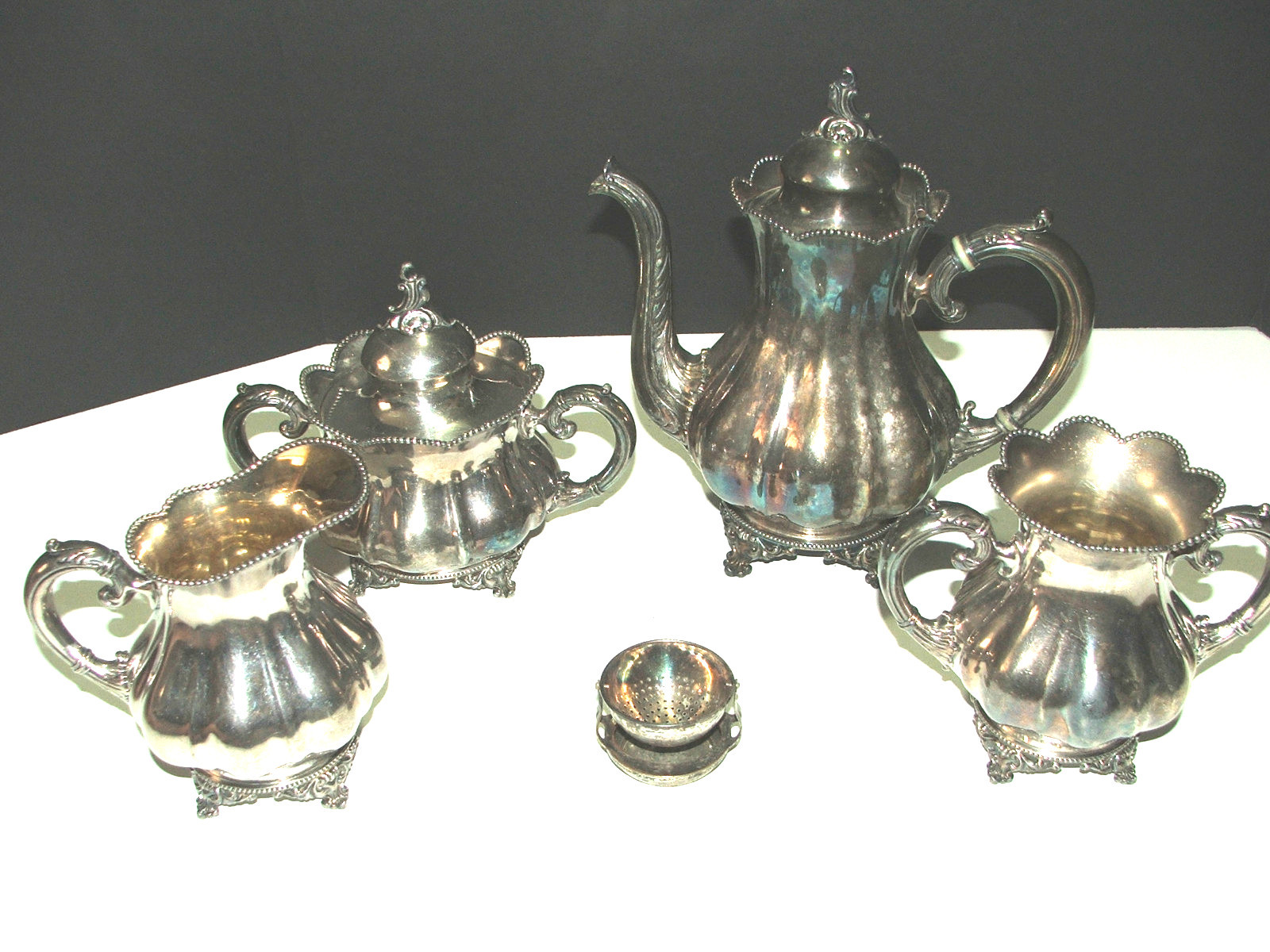 Antique/Vintage Meriden Silver Plate Co. Quadrupleplate 4 pc. tea service set