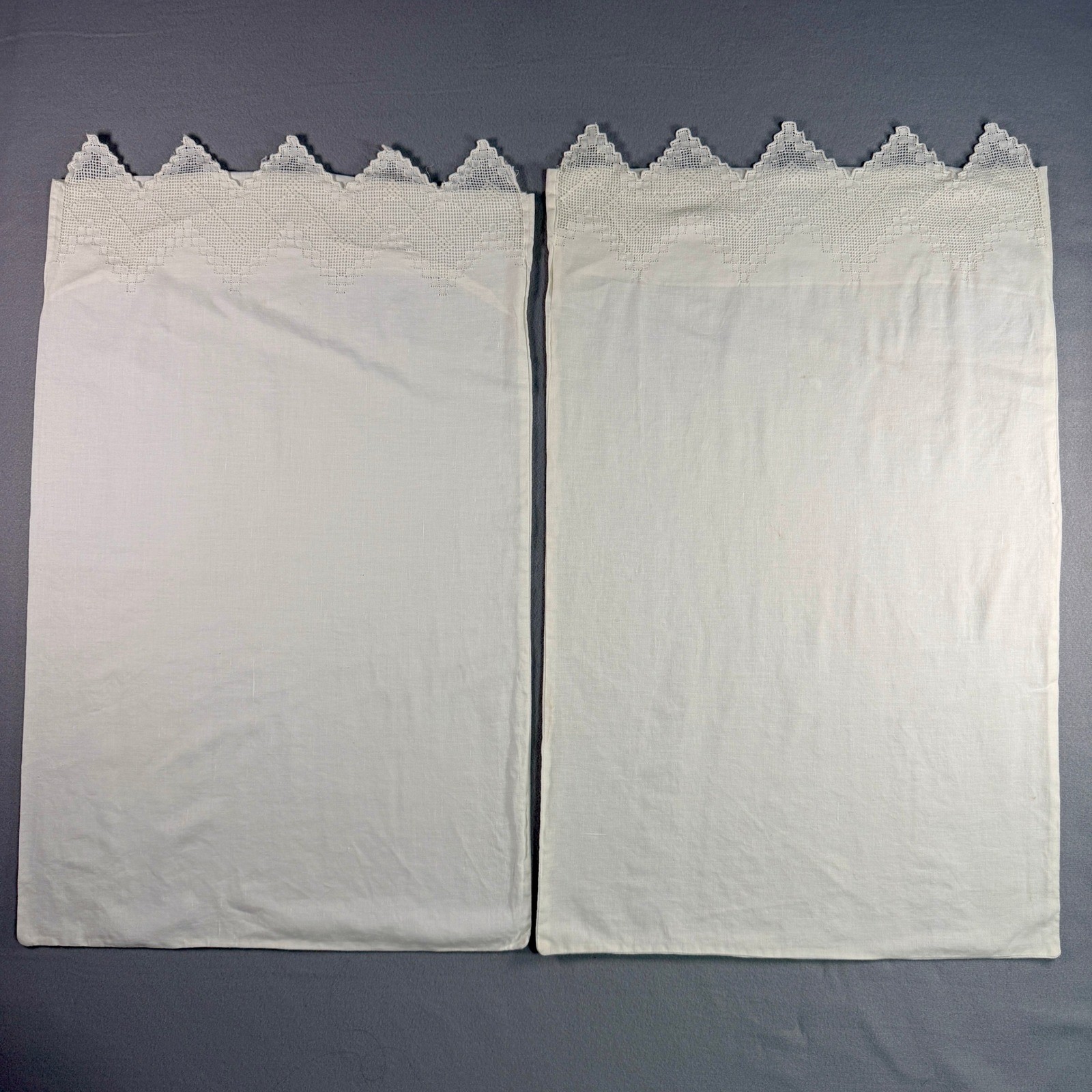 Unisex Vintage Lace Trim White Linen Pillowcase Set Standard Cottagecore
