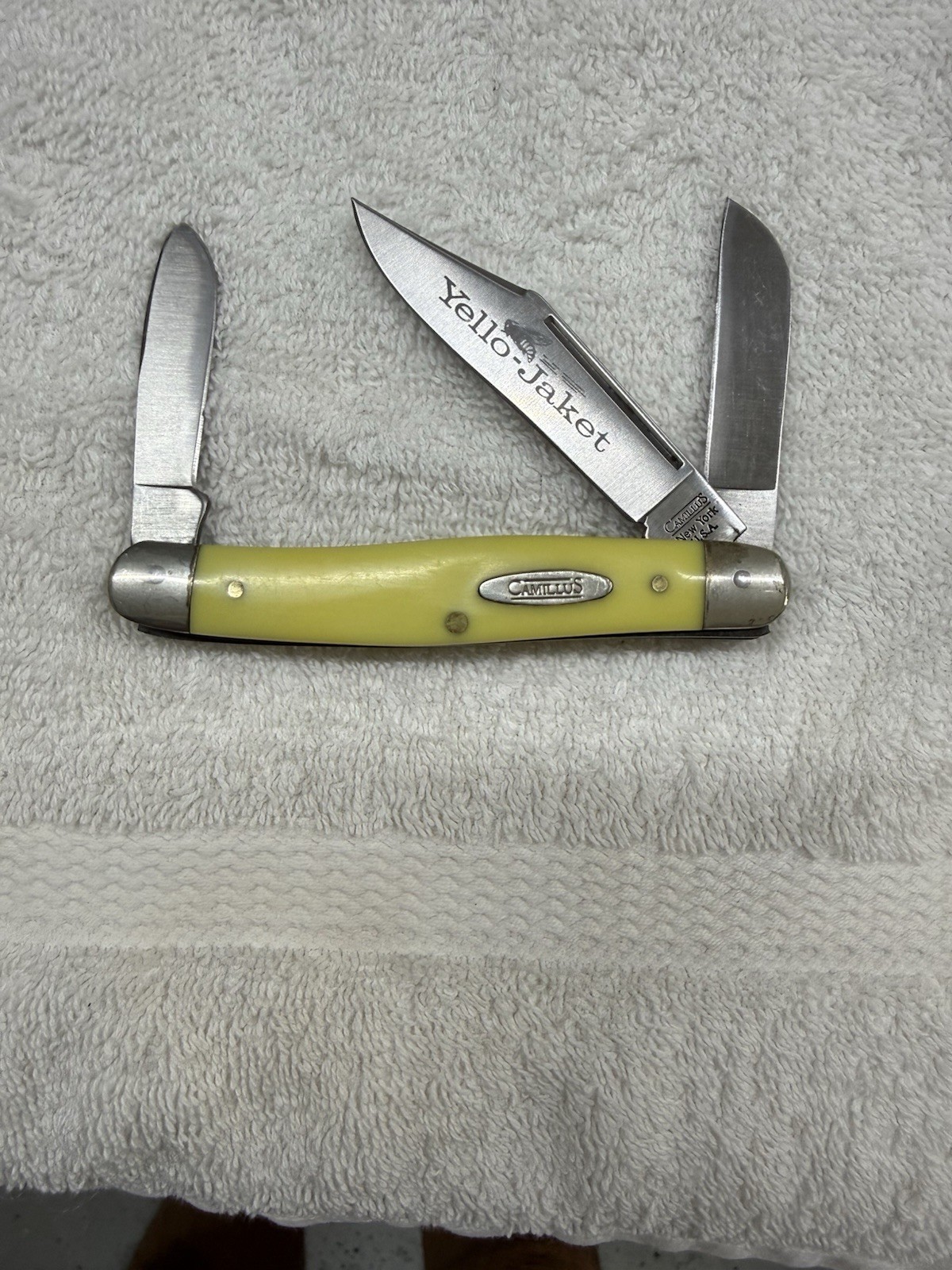 Camillus USA Yellow Jacket Stockman Knife 711  Rare 3 Blade
