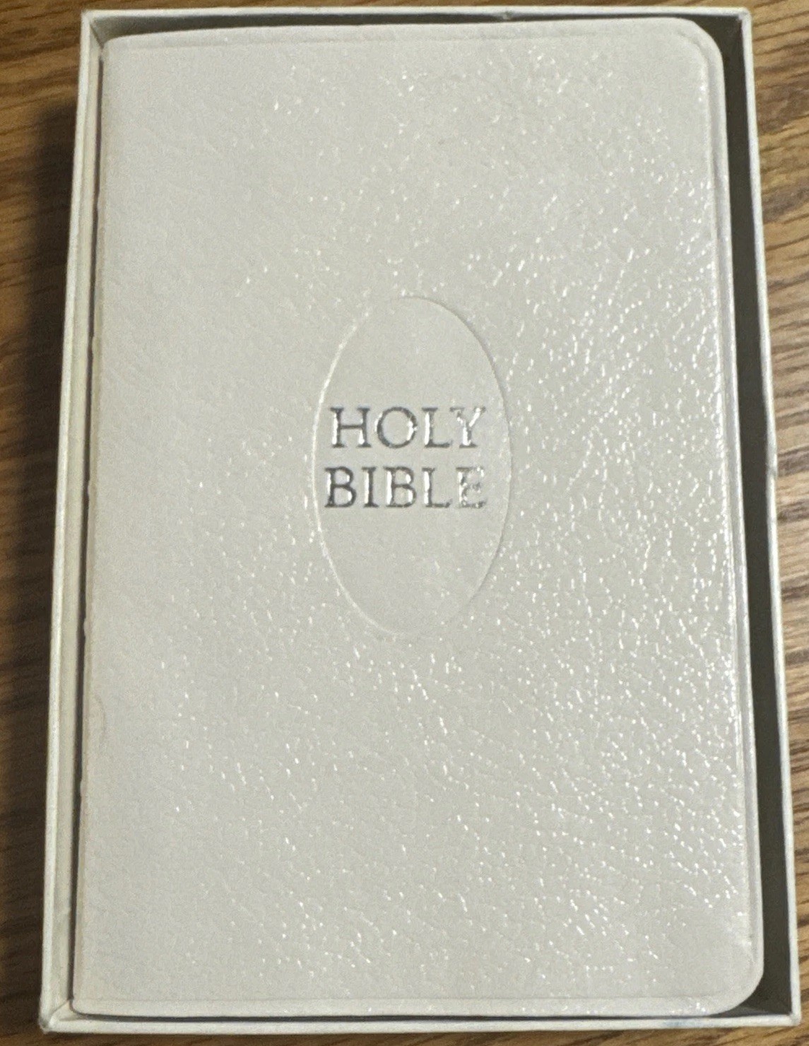 Vintage World Publishing KJV Holy Bible NIB White W1304MC Wedding Brides Bible Vintage World Publishing KJV Holy Bible NIB White W1304MC Wedding Brides Bible