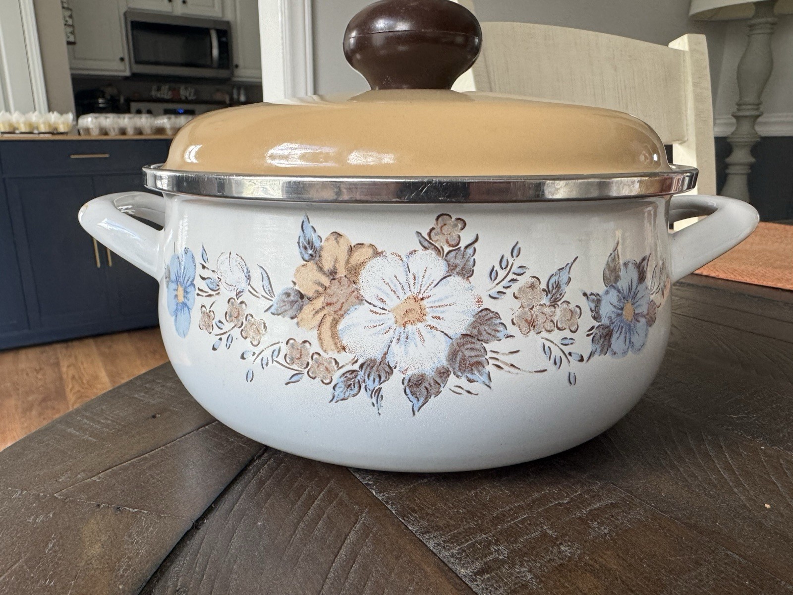 Vintage1970s Honey Ware Fuji Horo Enamel Stock Pot Dutch Oven-Retro Floral Japan