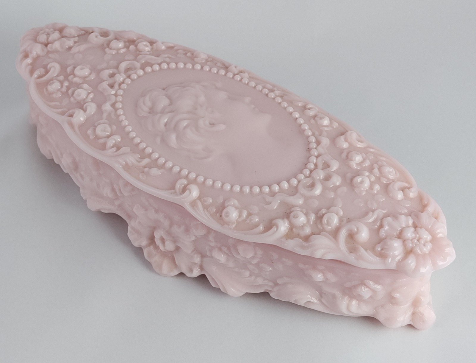 Vintage Fostoria Pink Milk Glass Jenny Lind Embossed Cameo Jewelry Glove Box Vintage Fostoria Pink Milk Glass Jenny Lind Embossed Cameo Jewelry Glove Box
