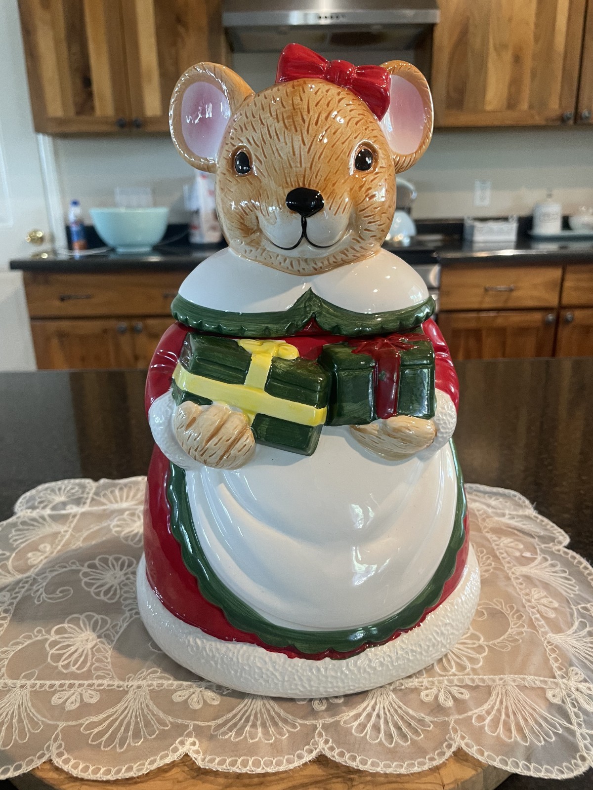 QVC Mother Mouse/Mrs. Christmas Mouse Ceramic Lidded Cookie Jar, EUC