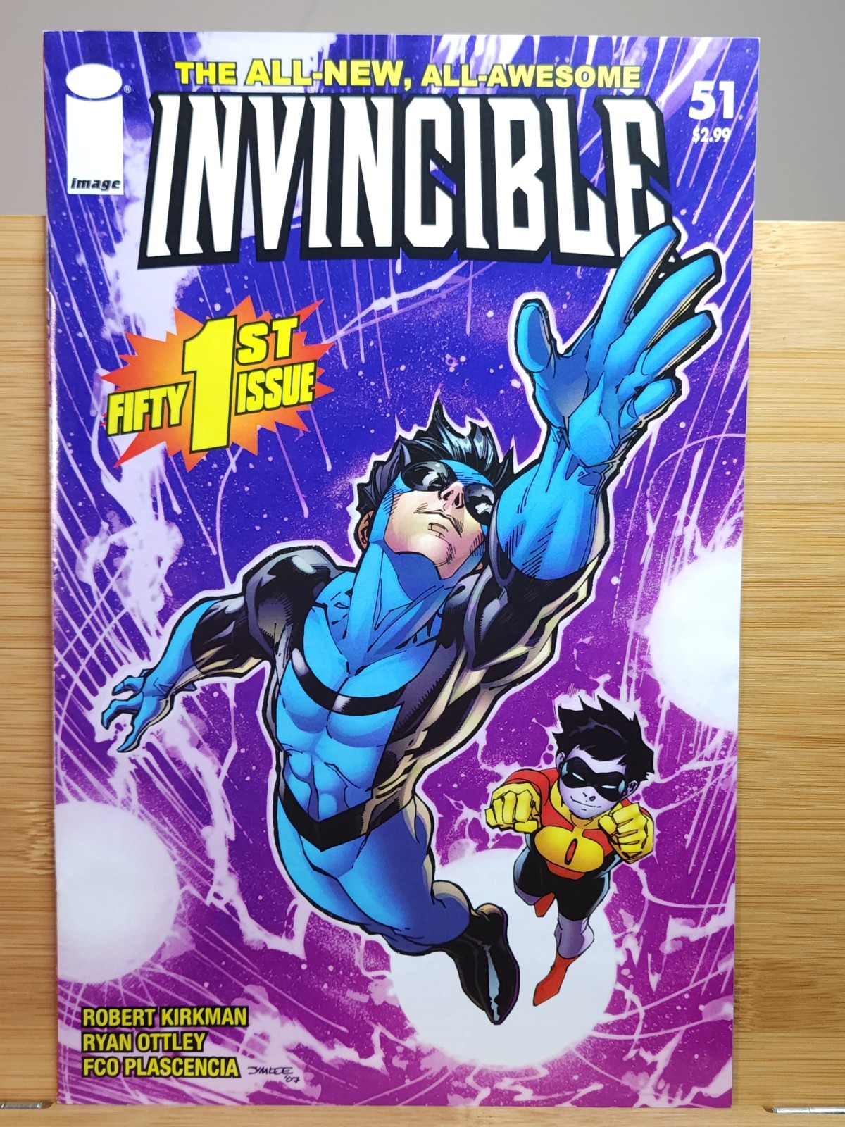 SCARCE 2008 Image Comics INVINCIBLE #51 New Costume JIM LEE COVER Clean 9.2/NM- SCARCE 2008 Image Comics INVINCIBLE #51 New Costume JIM LEE COVER Clean 9.2/NM-
