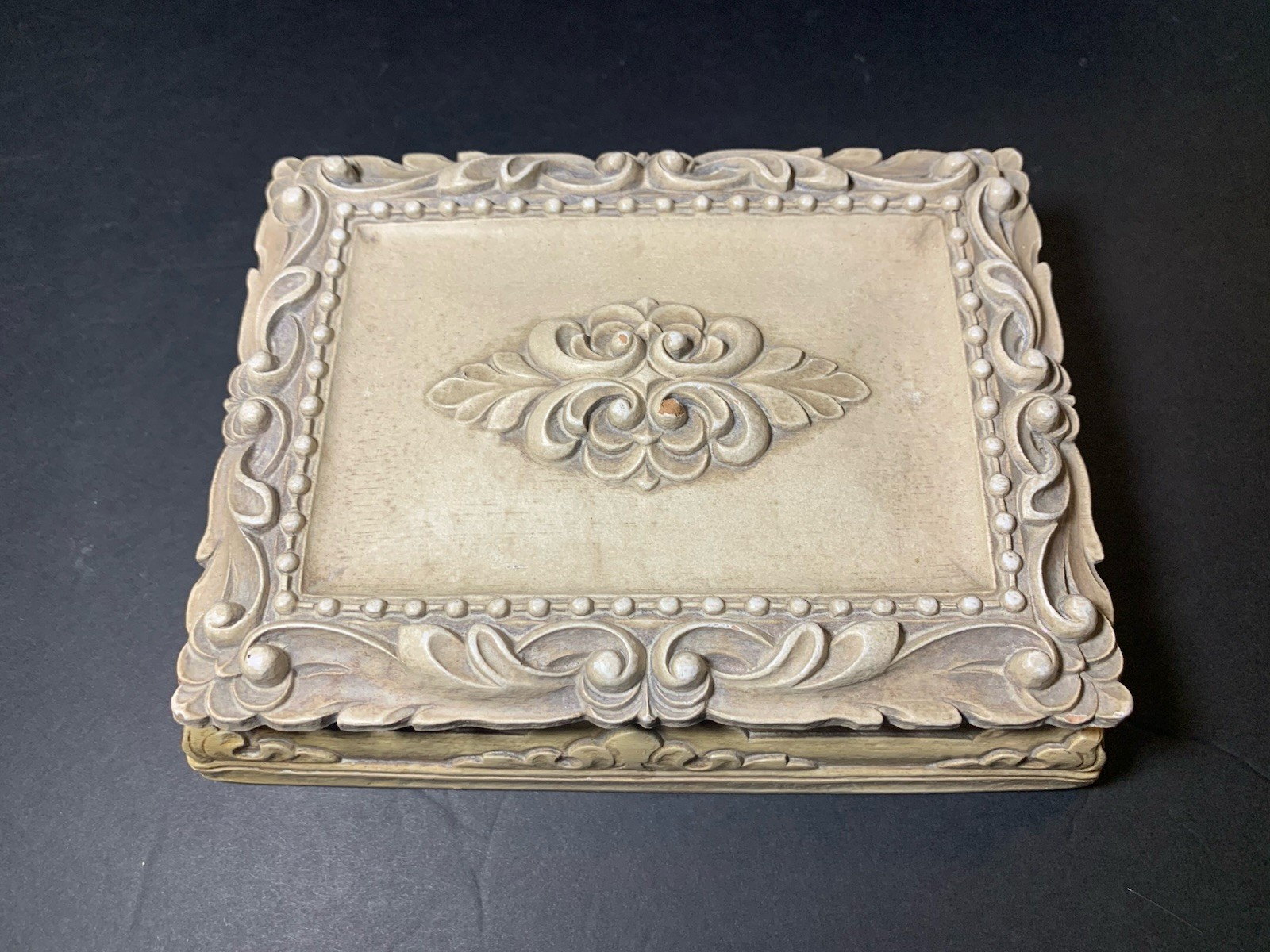 Vintage Syroco Wood Molded Dresser or Trinket Box Syracuse NY Vintage Syroco Wood Molded Dresser or Trinket Box Syracuse NY