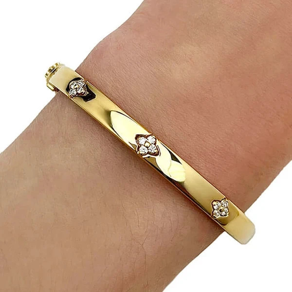 6.89CTW Diamond 18K Yellow Gold Over Clover Bangle Bracelet (Solid Links) 7.5