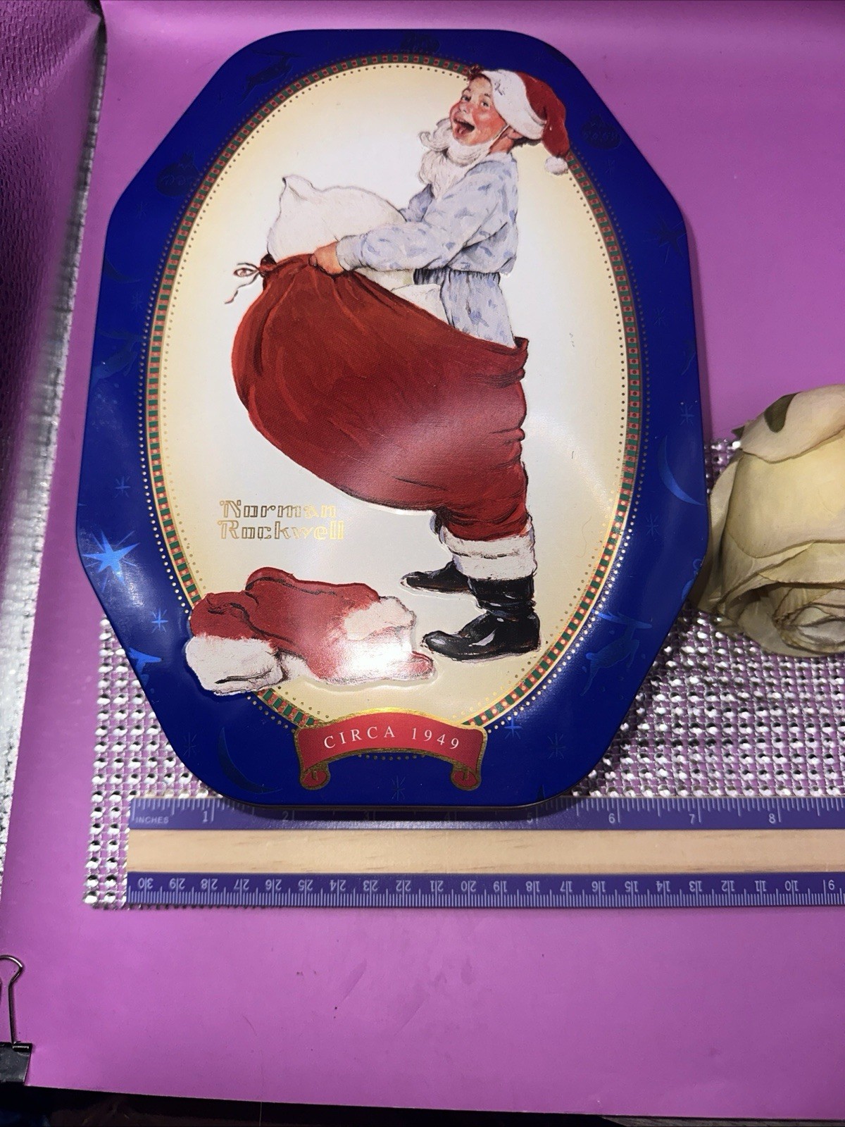 Vintage Snickers Norman Rockwell Christmas Cookie Tin + Lid Limited Edition 1998