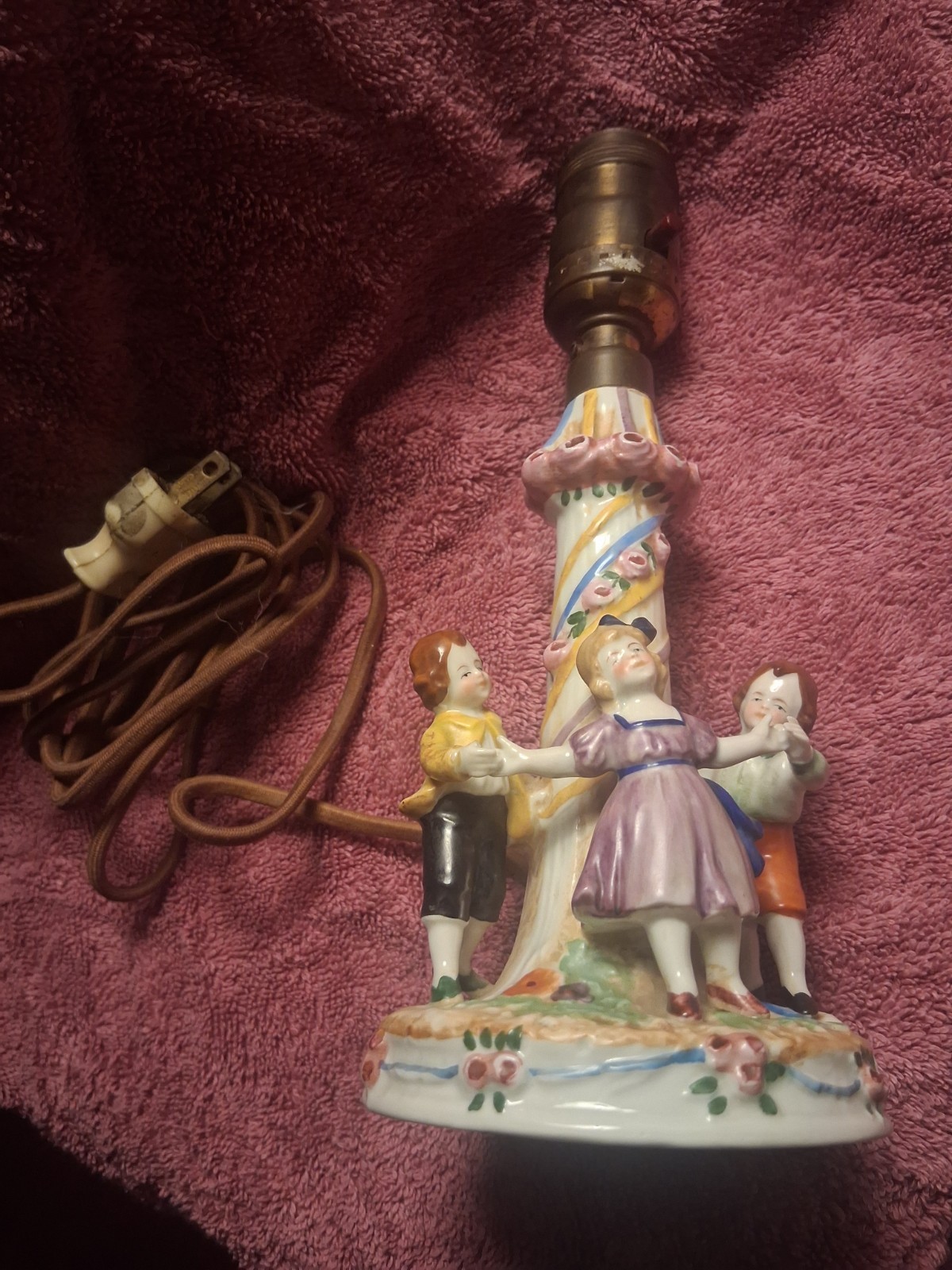 Early VINTAGE CEREMIC LAMP Early VINTAGE CEREMIC LAMP