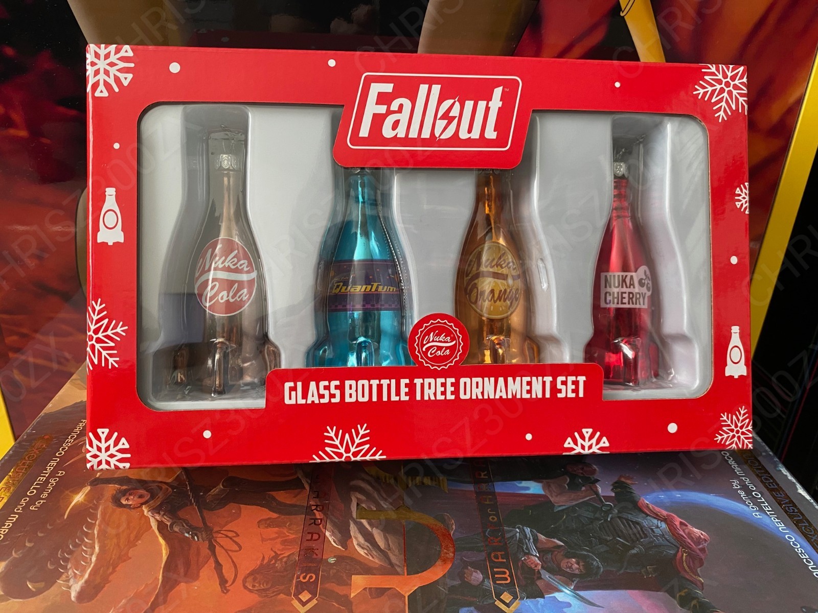 Fallout 4 76 New Vegas Nuka Cola Quantum Glass Ornament Tree Bottle Figure Set