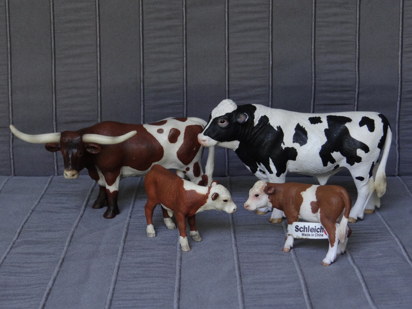 Lot of (4) Schleich collectible Farm Animals Lot of (4) Schleich collectible Farm Animals