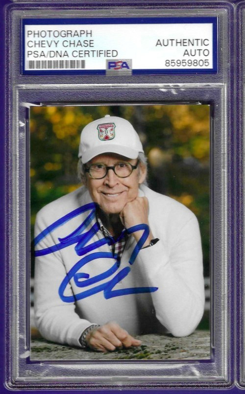 CHEVY CHASE SIGNED 2.5 X 3.5 PHOTOGRAPH PSA DNA AUTHENTIC AUTOGRAPH AUTO CHEVY CHASE SIGNED 2.5 X 3.5 PHOTOGRAPH PSA DNA AUTHENTIC AUTOGRAPH AUTO