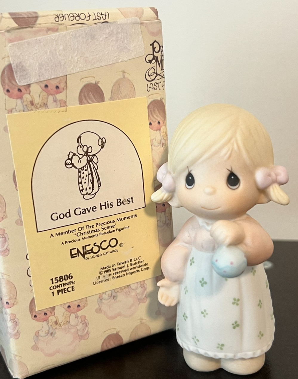 Precious Moments Christmas Girl with Ornament Figurine Sam B Enesco VINTAGE 1985