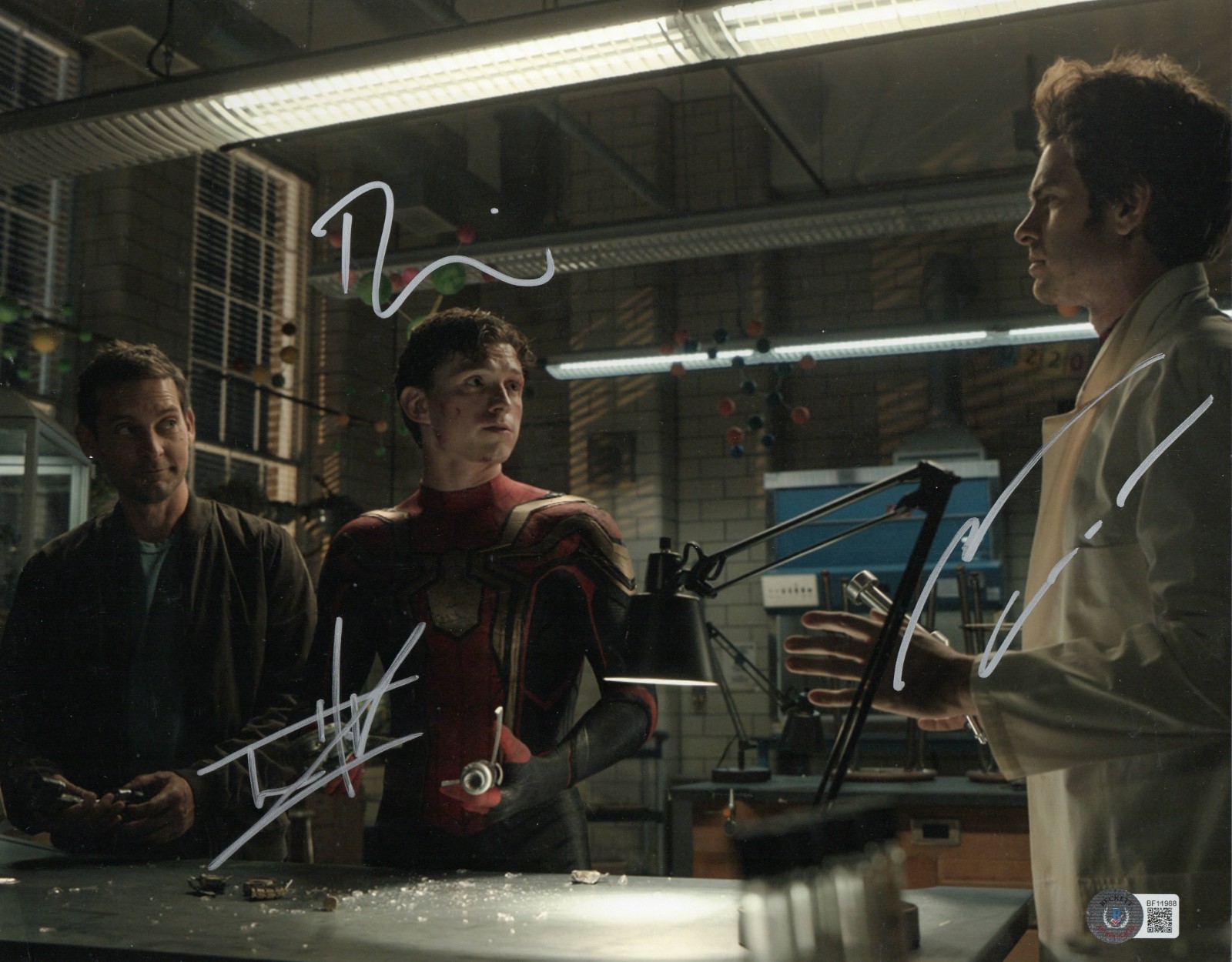 Tobey Maguire Andrew Garfield Tom Holland Signed Spider-Man 11x14 Photo Beckett