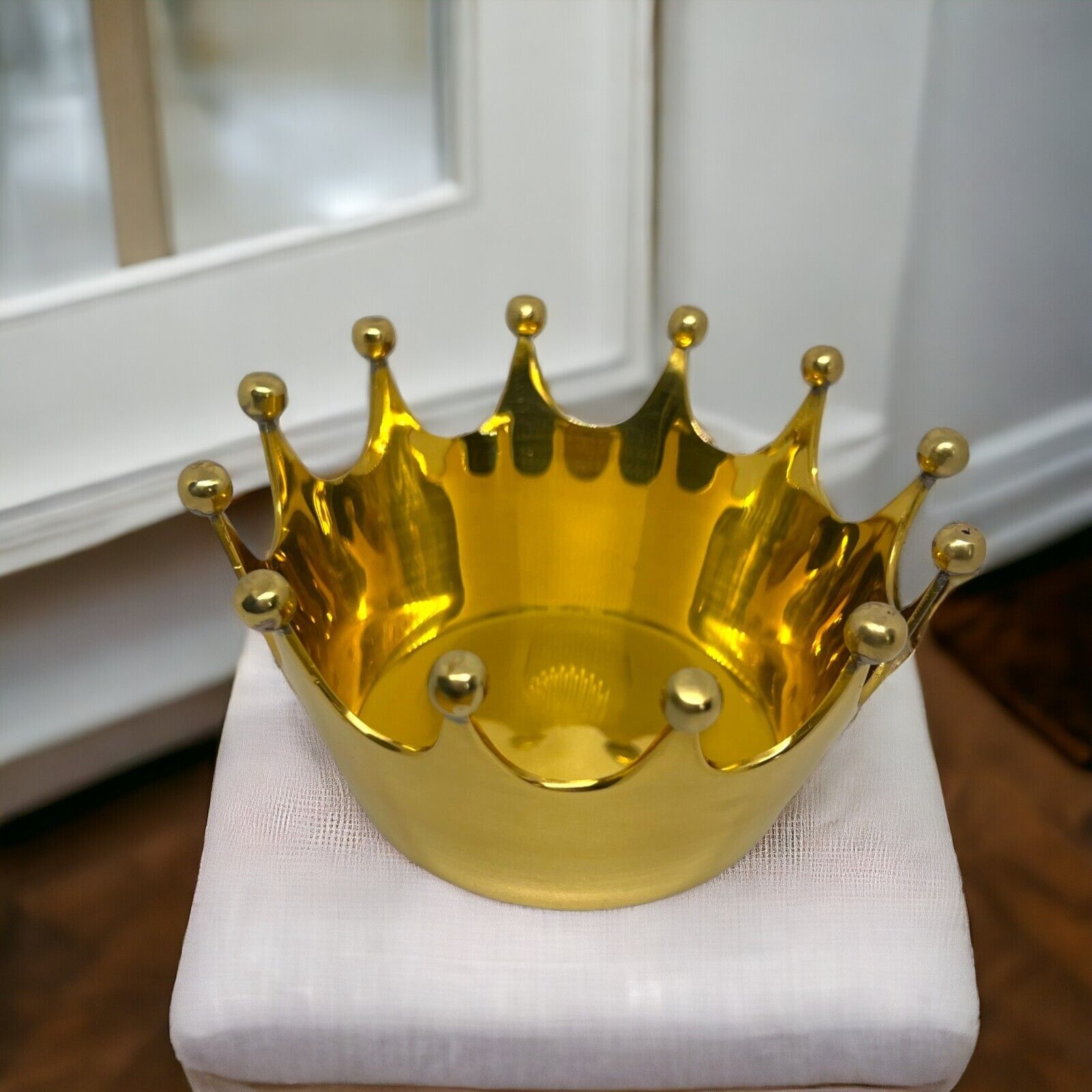 Decorative Polished Brass Color Crown Catch All Paperweight Prop Dish